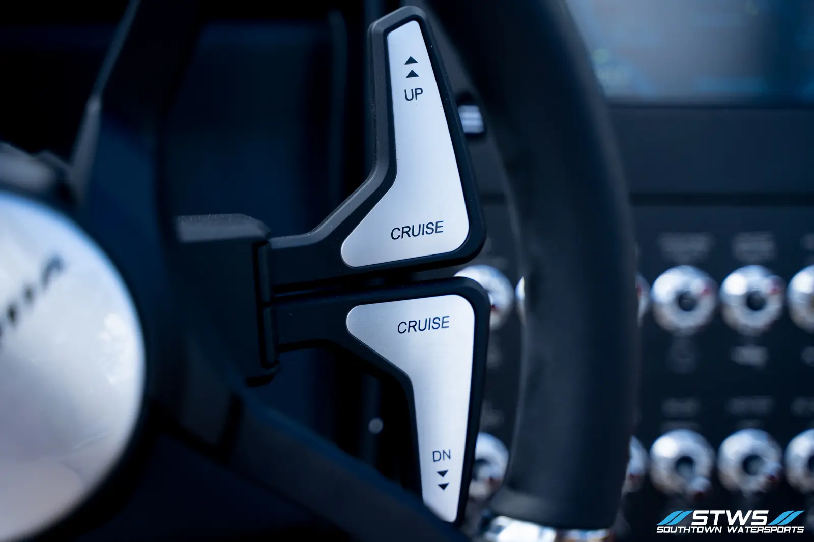 Steering Wakeplate Controls