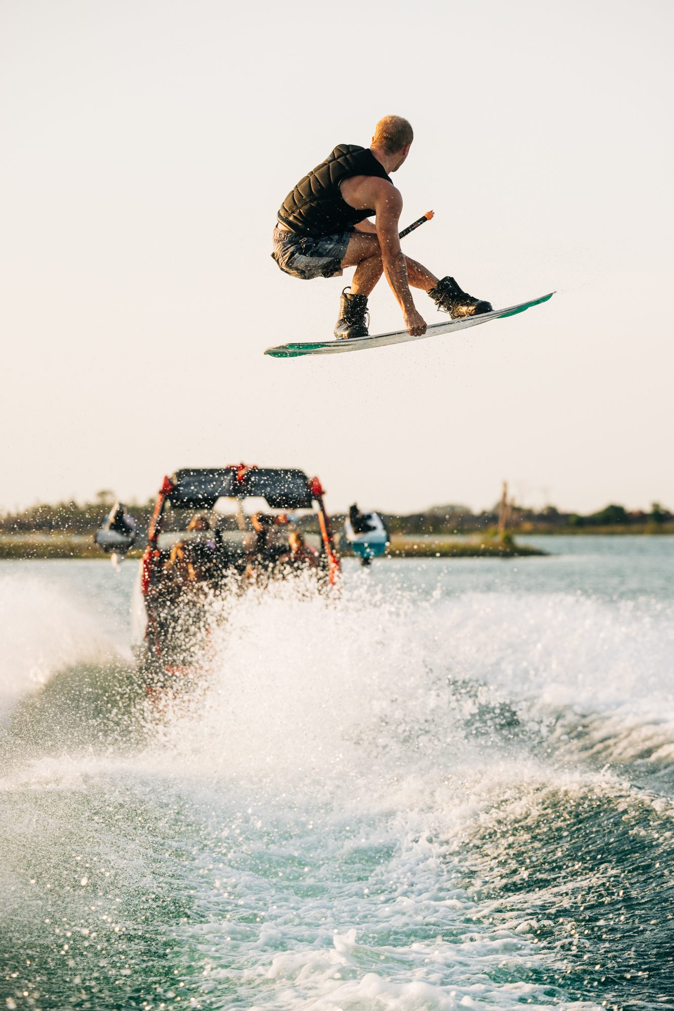 Supra SA550 creating perfect wakes on Lake Norman