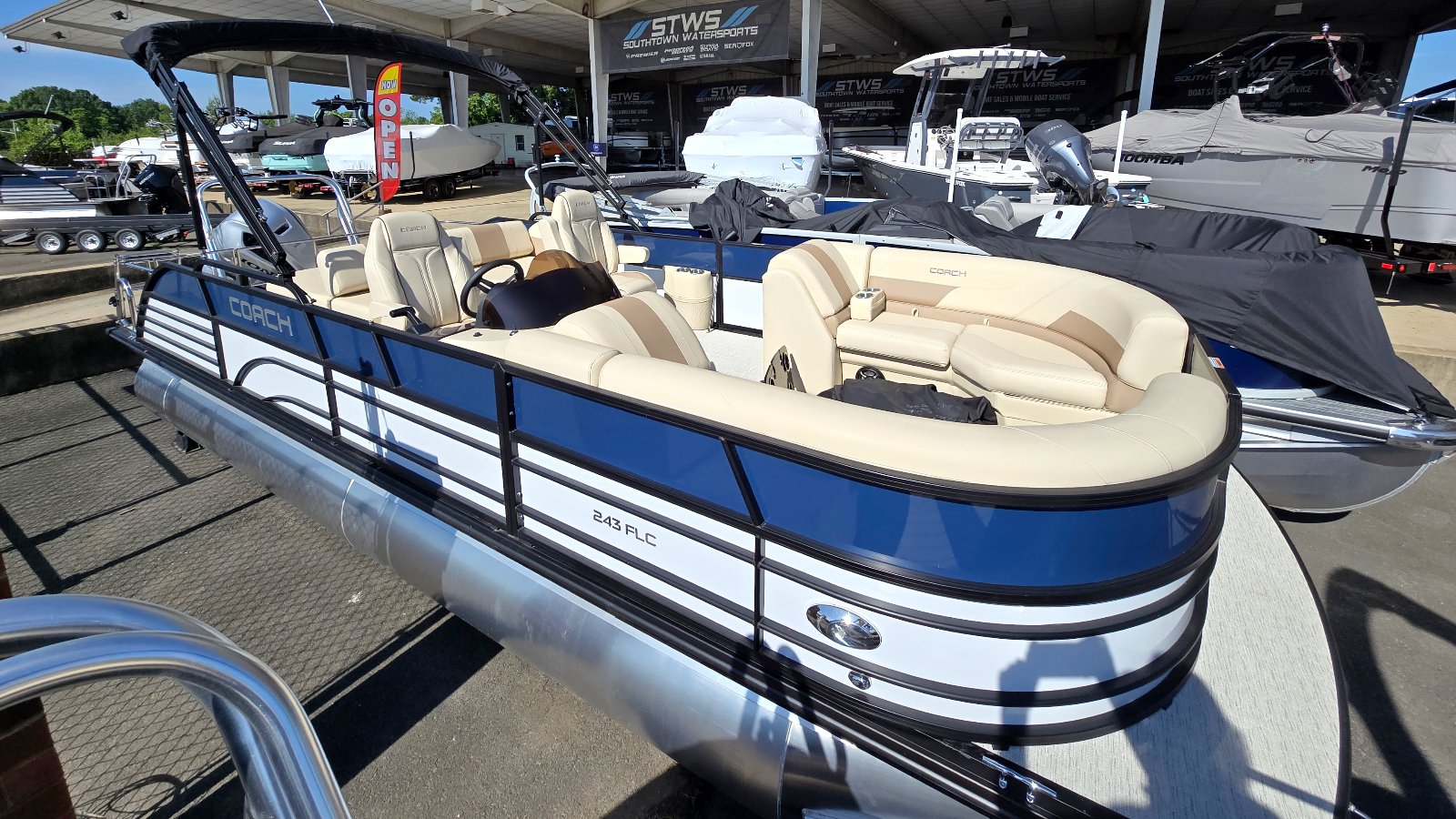 Coach 243 FLC 2023