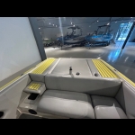 2003 Centurion Avalanche boat