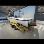 2003 Centurion Avalanche boat