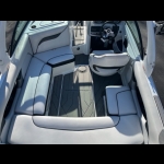 2013 Centurion Avalanche Elite V boat