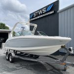 2019 Chaparral 23 H2o Surf boat