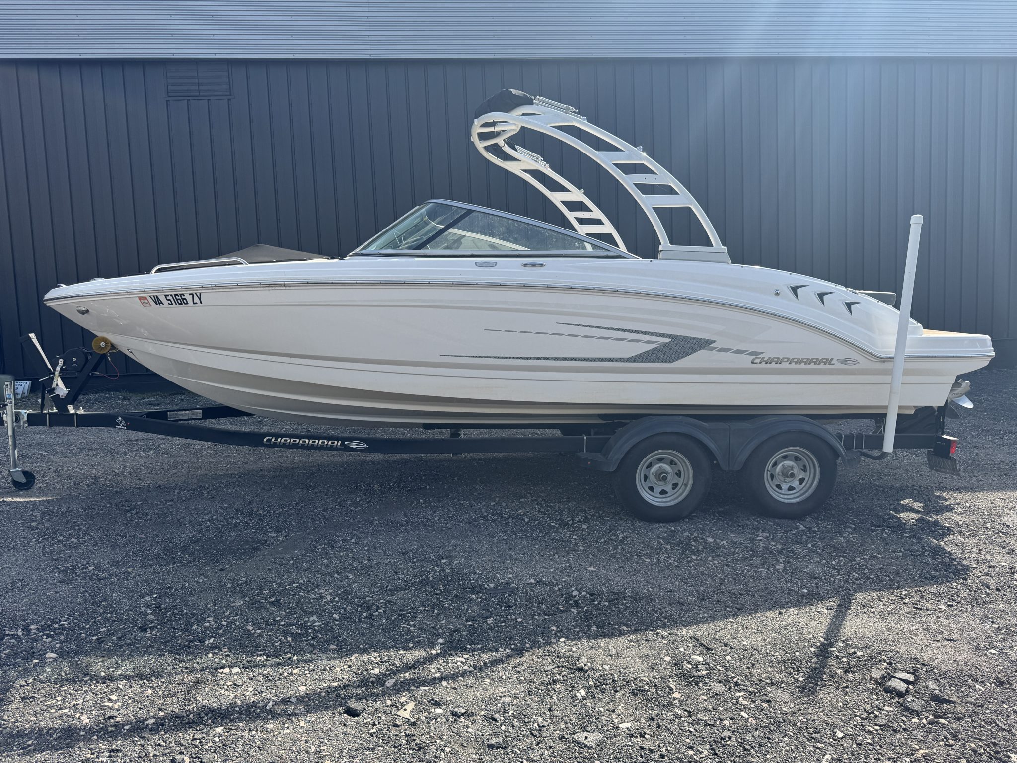2023 Chaparral 23 SSI boat