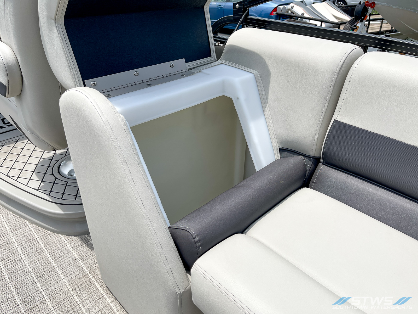 2023 Xcursion Rfx 243 boat