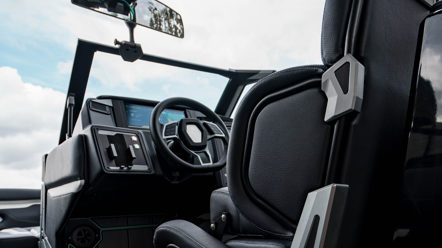 supra_boats-vision_control_dash