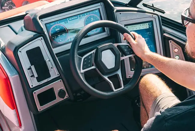 supra_boats_vision_control_dash Standard Vision Control System