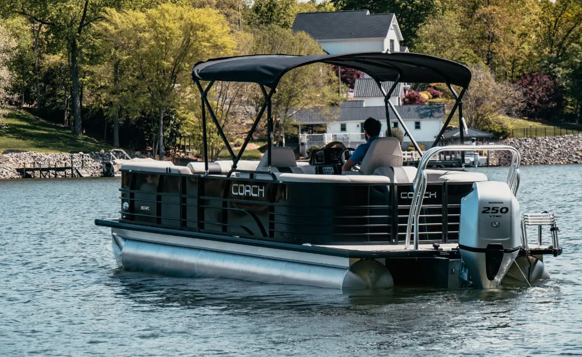 coach_tritoon_boats coach_tritoon_boats