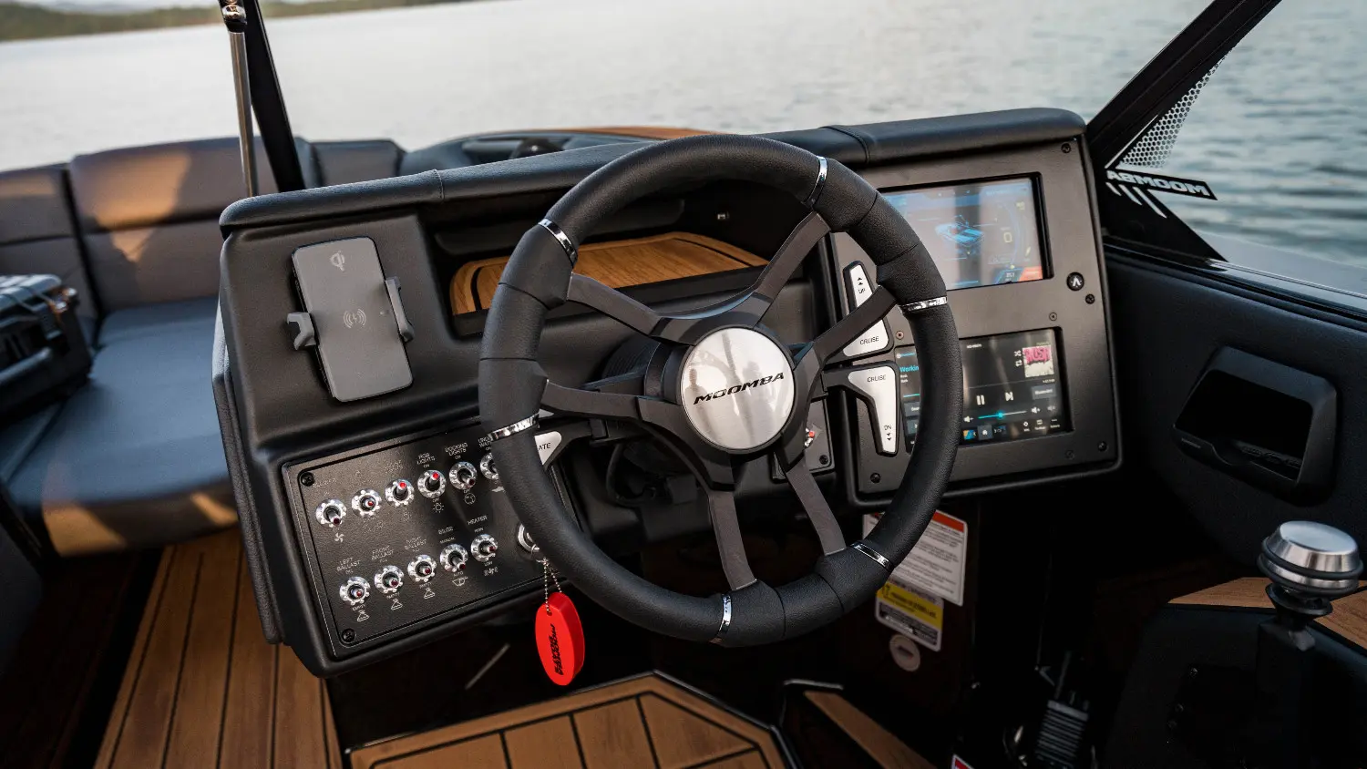 moomba_boats-touch_display_w_garmin_screen moomba_boats-touch_display_w_garmin_screen