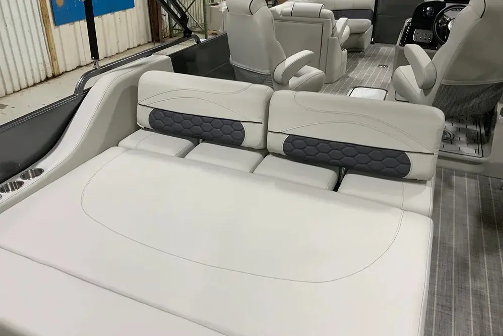 Coach FLC Sundeck Coach FLC Sundeck