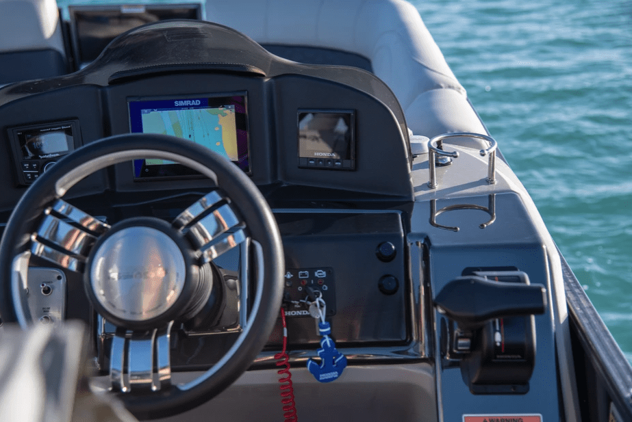 PFC helm, Simrad Go7, Wet Sounds Head Unit