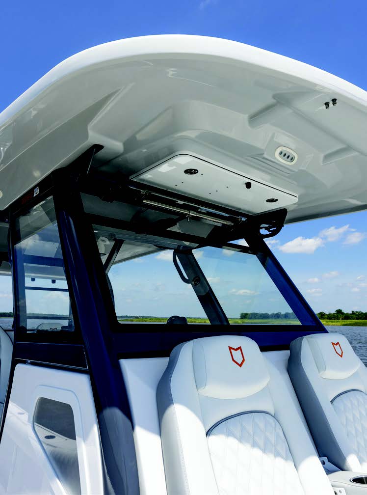 Sea Fox 368 Commander top