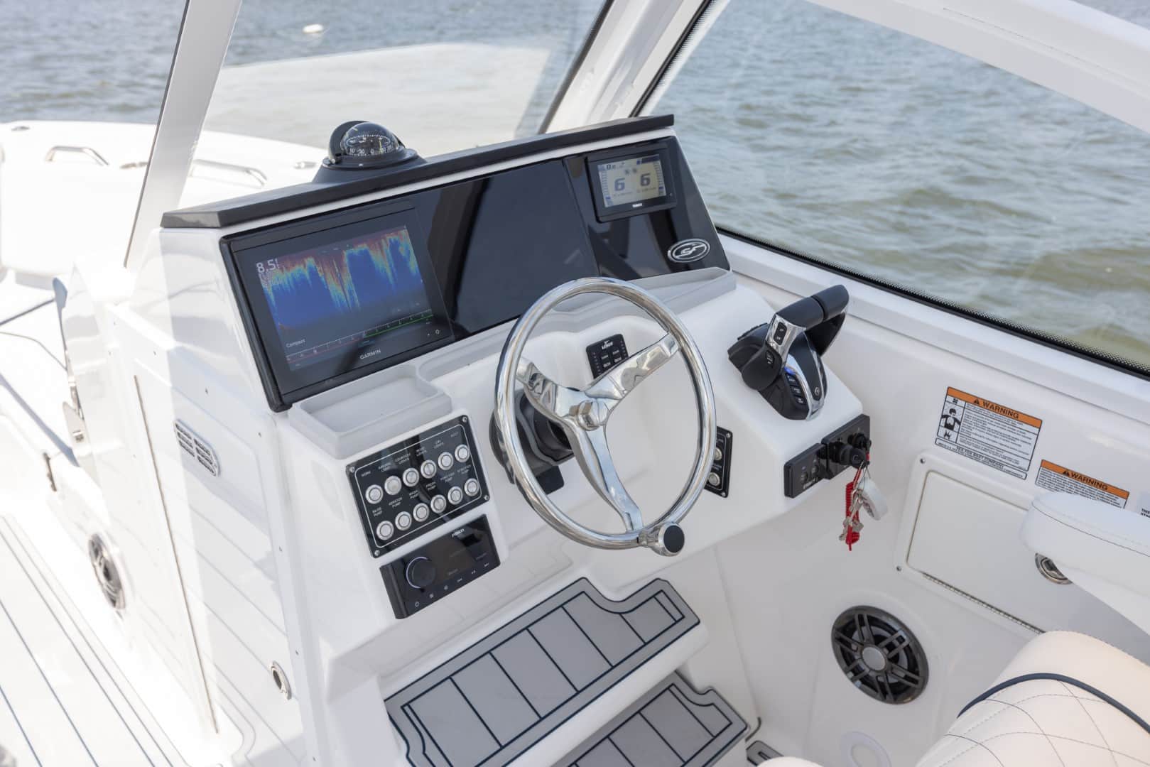 Sea Fox 268 Traveler helm