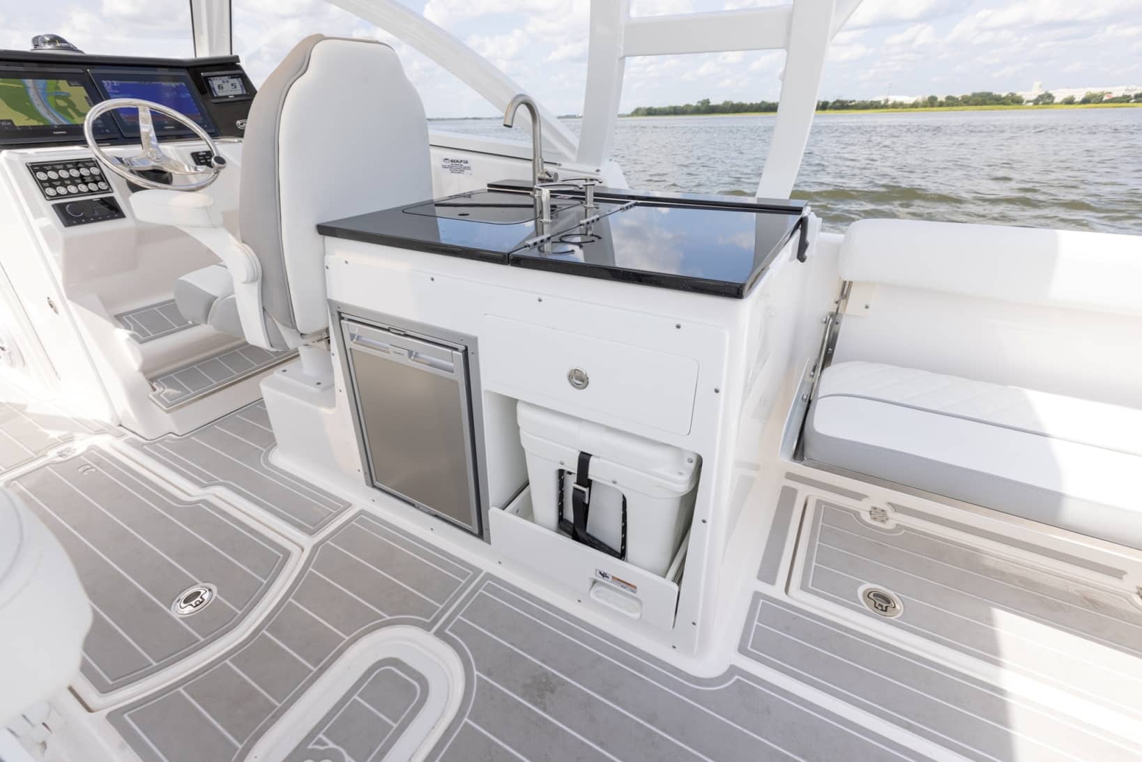 Sea Fox 288 Traveler entertainment center