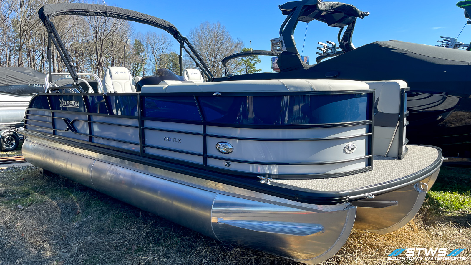 Xcursion FLX 243 2023 – Navy Metallic / Diamond Ice Metallic