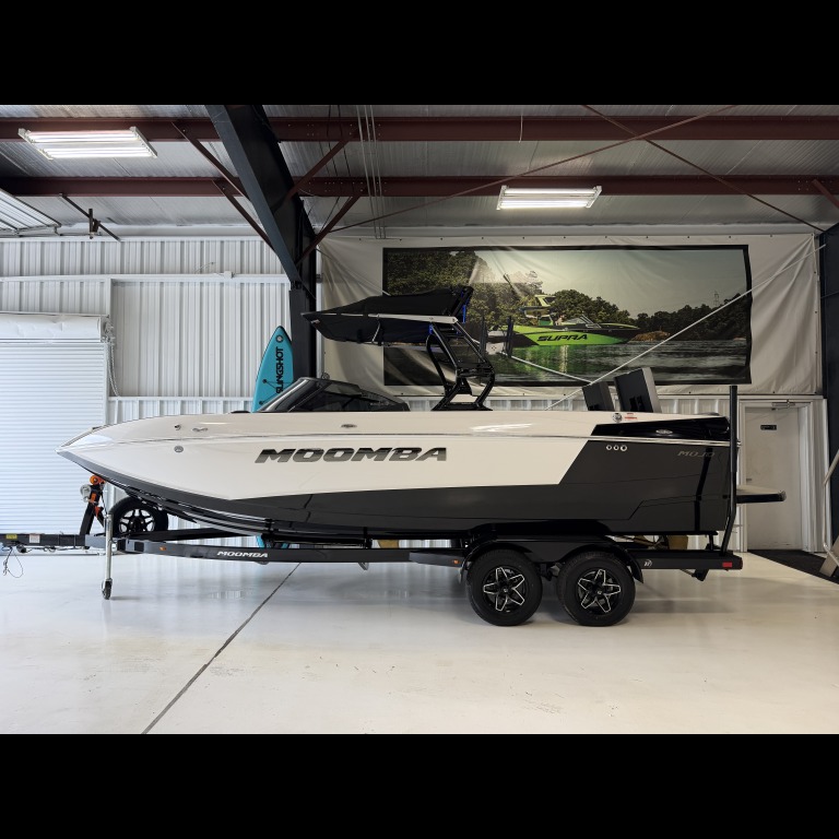 2026 - Moomba - Mojo - boat - White/black / Gray - SouthTown Watersports - Charlotte, NC - featured image
