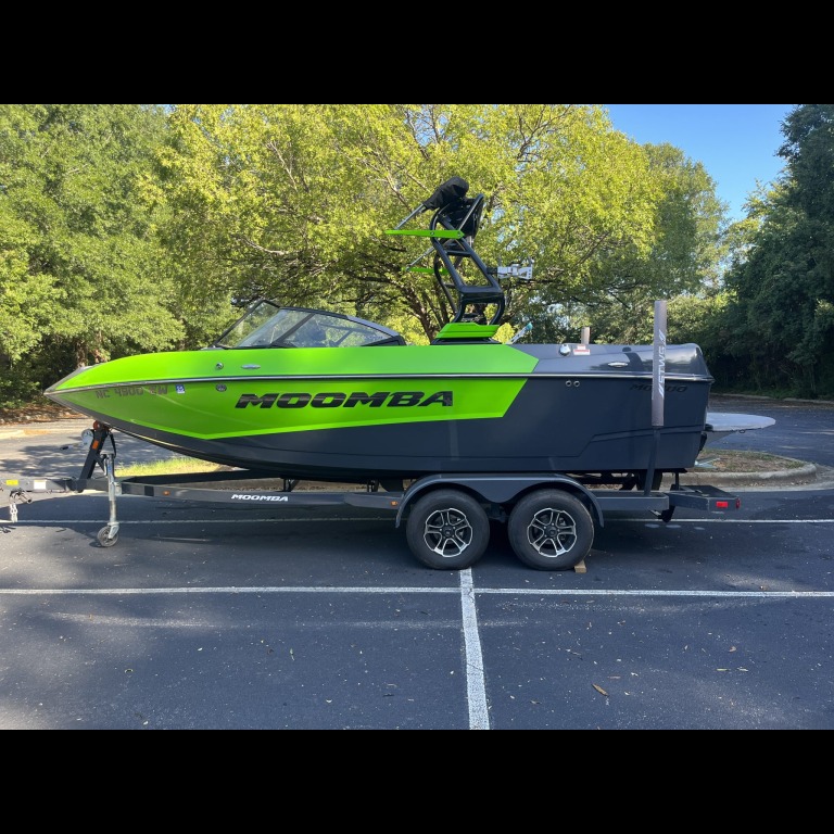 2022 Moomba Mondo boat