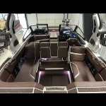 2026 - Supra - SA 400 - boat - White/Dark Graphite / Walnut - SouthTown Watersports - Charlotte, NC - gallery image