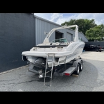 2019 Chaparral 23 H2O Surf boat